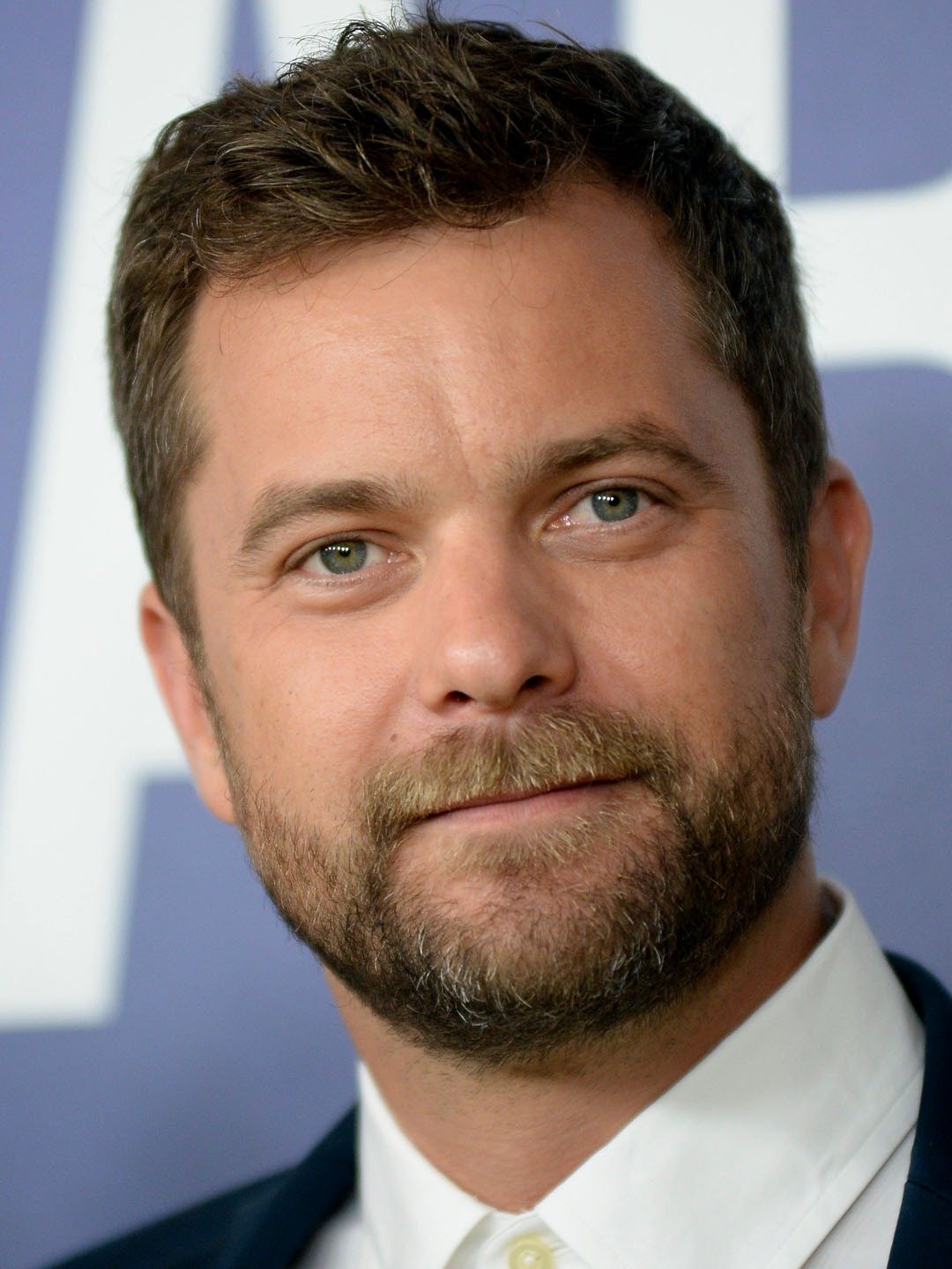 How tall is Joshua Jackson?